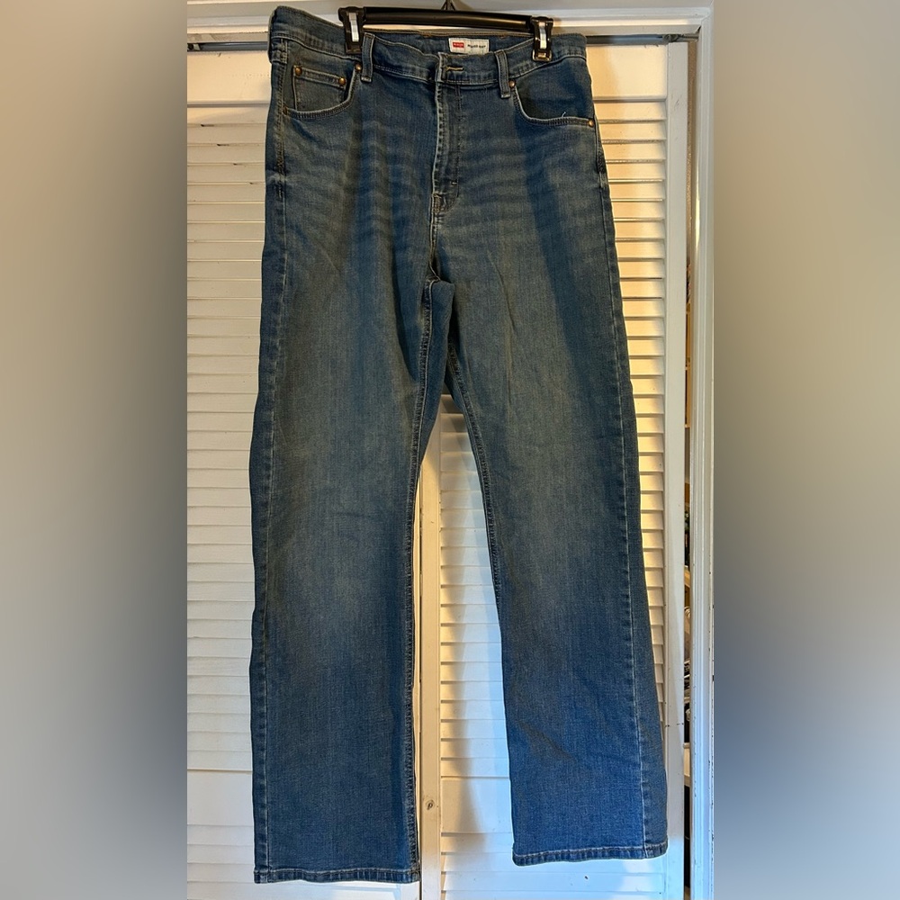 Wrangler Men's Relaxed Boot Fit Jeans - Mid Blue Wash